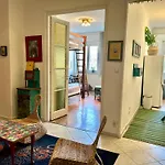 Cozy Art Flat Downtown Buda