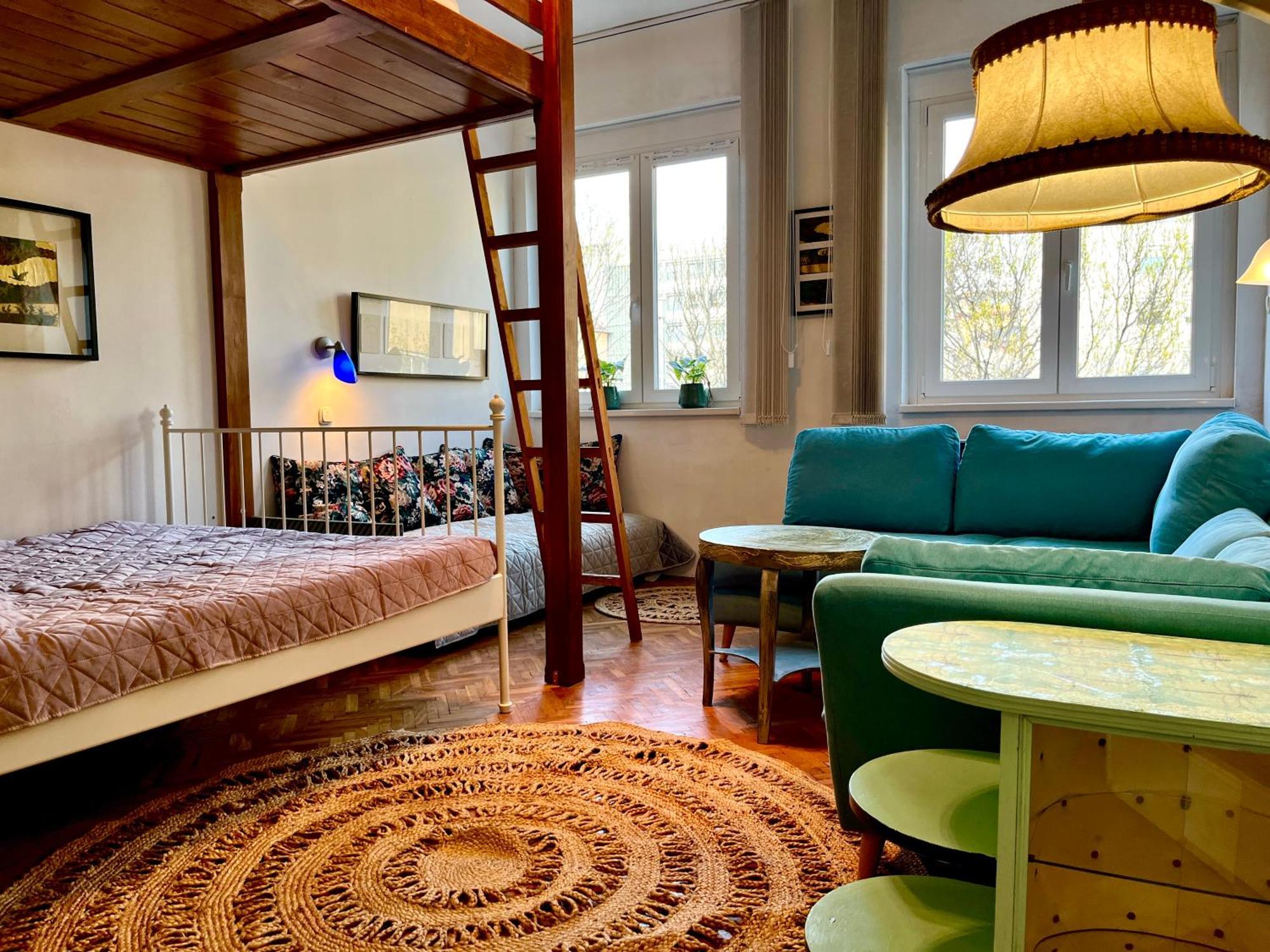 Cozy Art Flat Downtown Buda Budapest